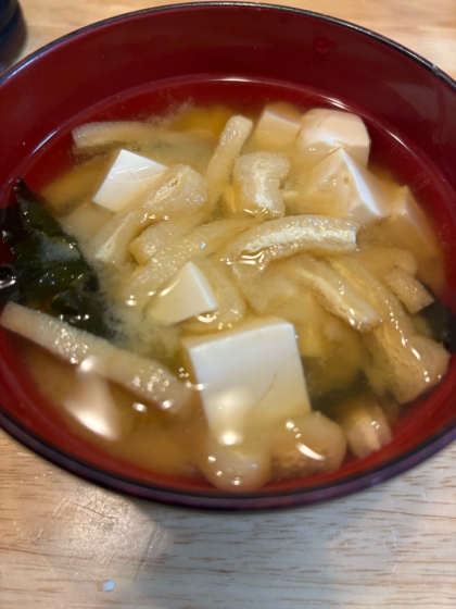 大根と油揚げ、長ねぎの味噌汁