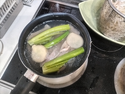 沸かしたお湯に入れるだけ♡おうちで簡単サラダチキン