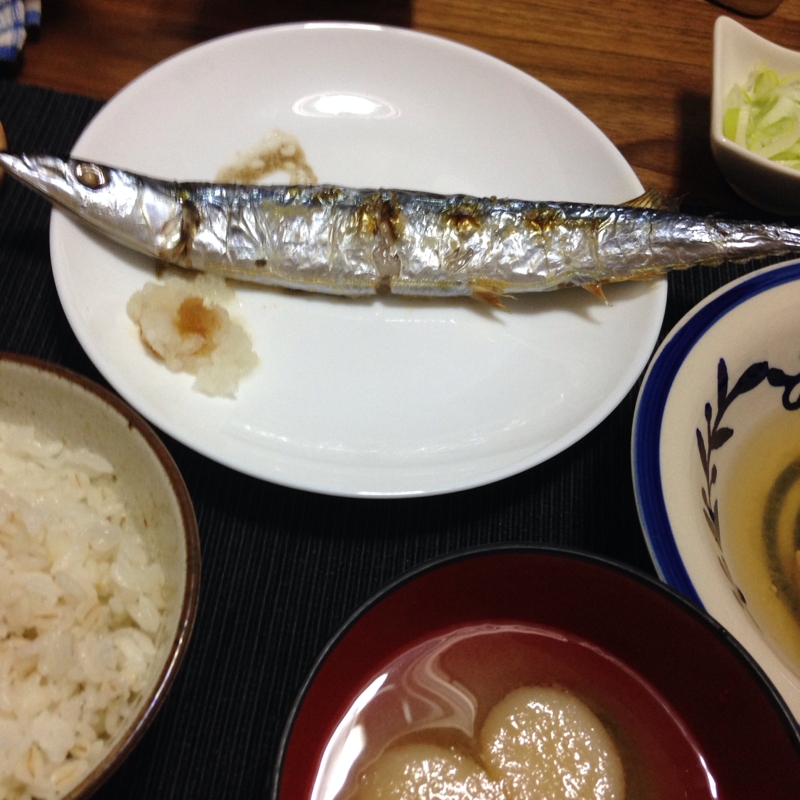 ふっくら焼き方のコツ！サンマの塩焼き