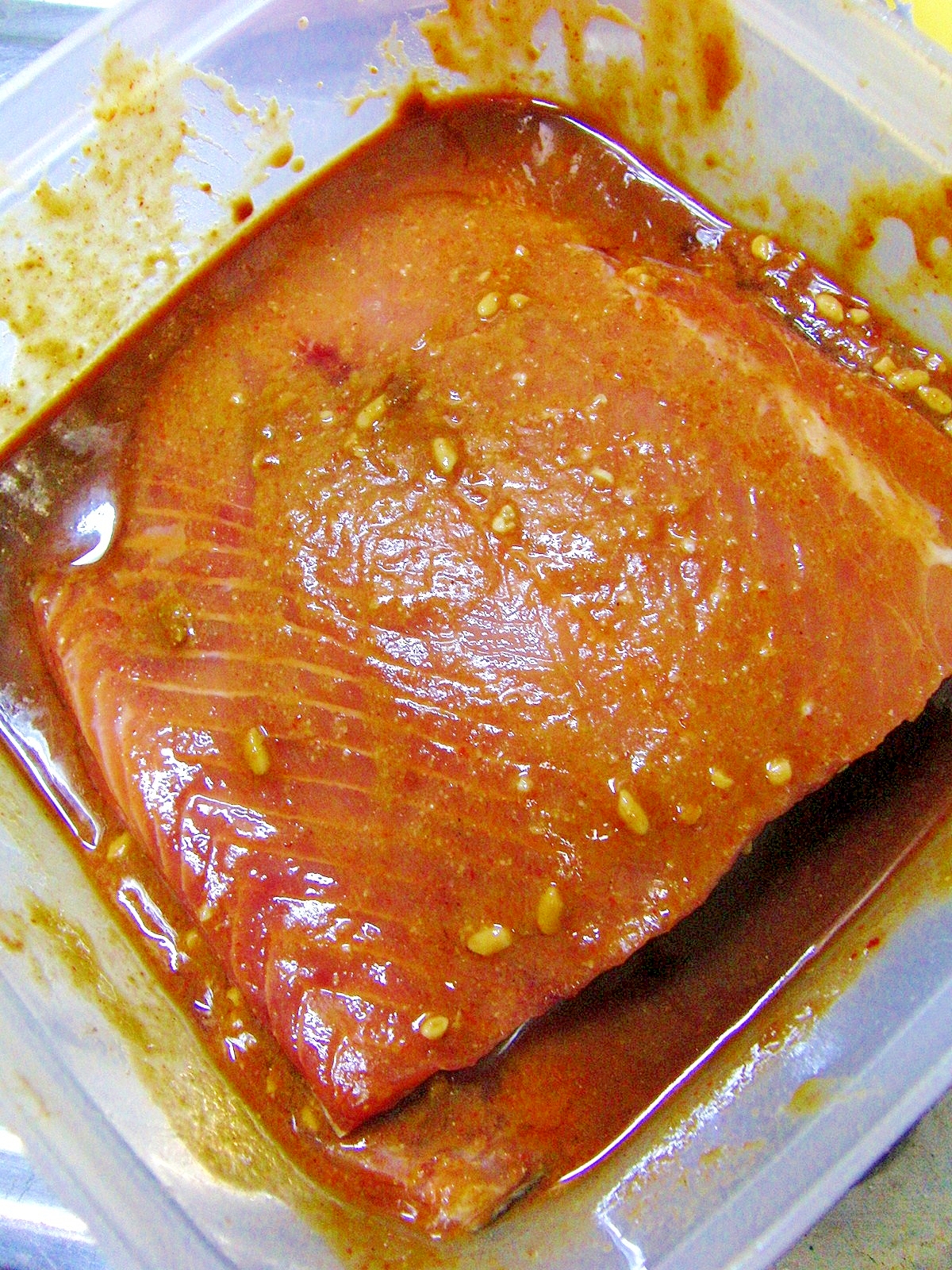 鮭の保存法（味噌キムチ醤油麹漬け）
