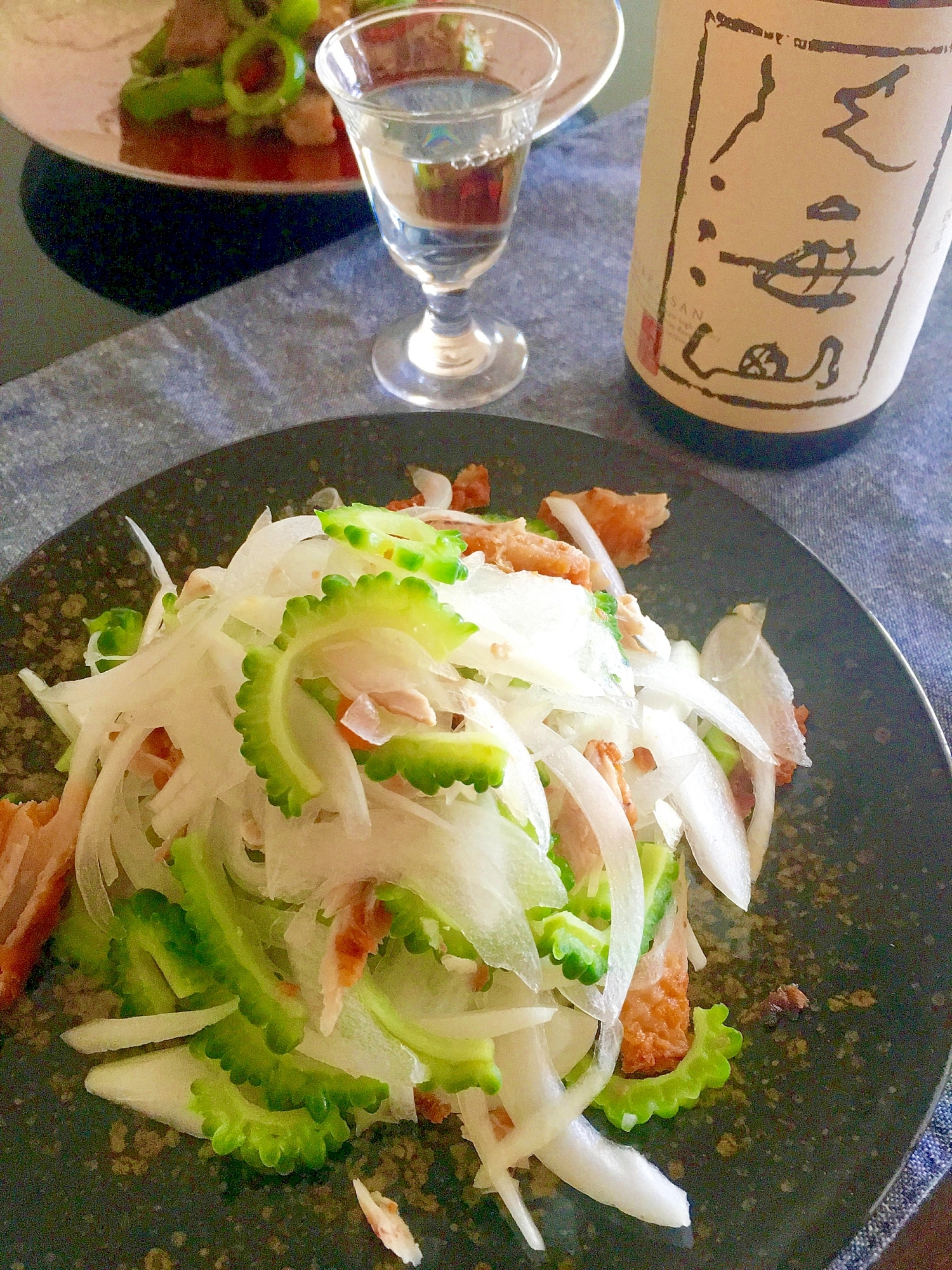 ゴーヤと玉ねぎのチキンサラダ♩