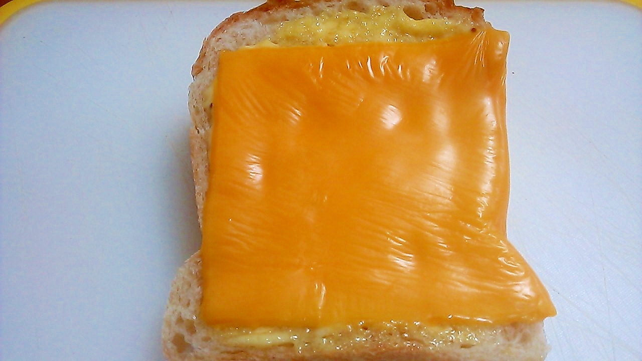 コストコで買ったスライスチーズを使ってトースト