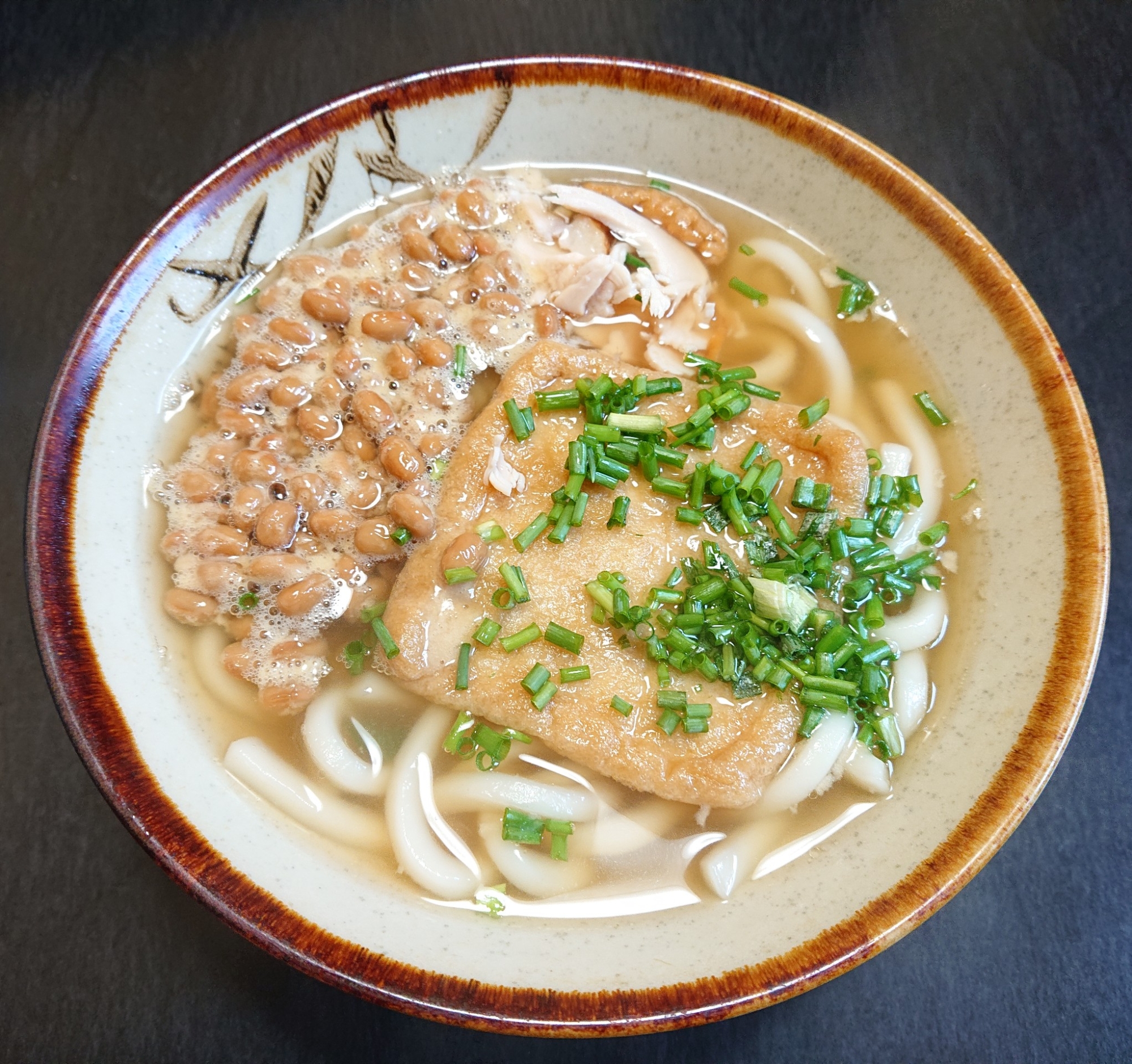 美容&育毛☆サラダチキン出汁の納豆きつねうどん