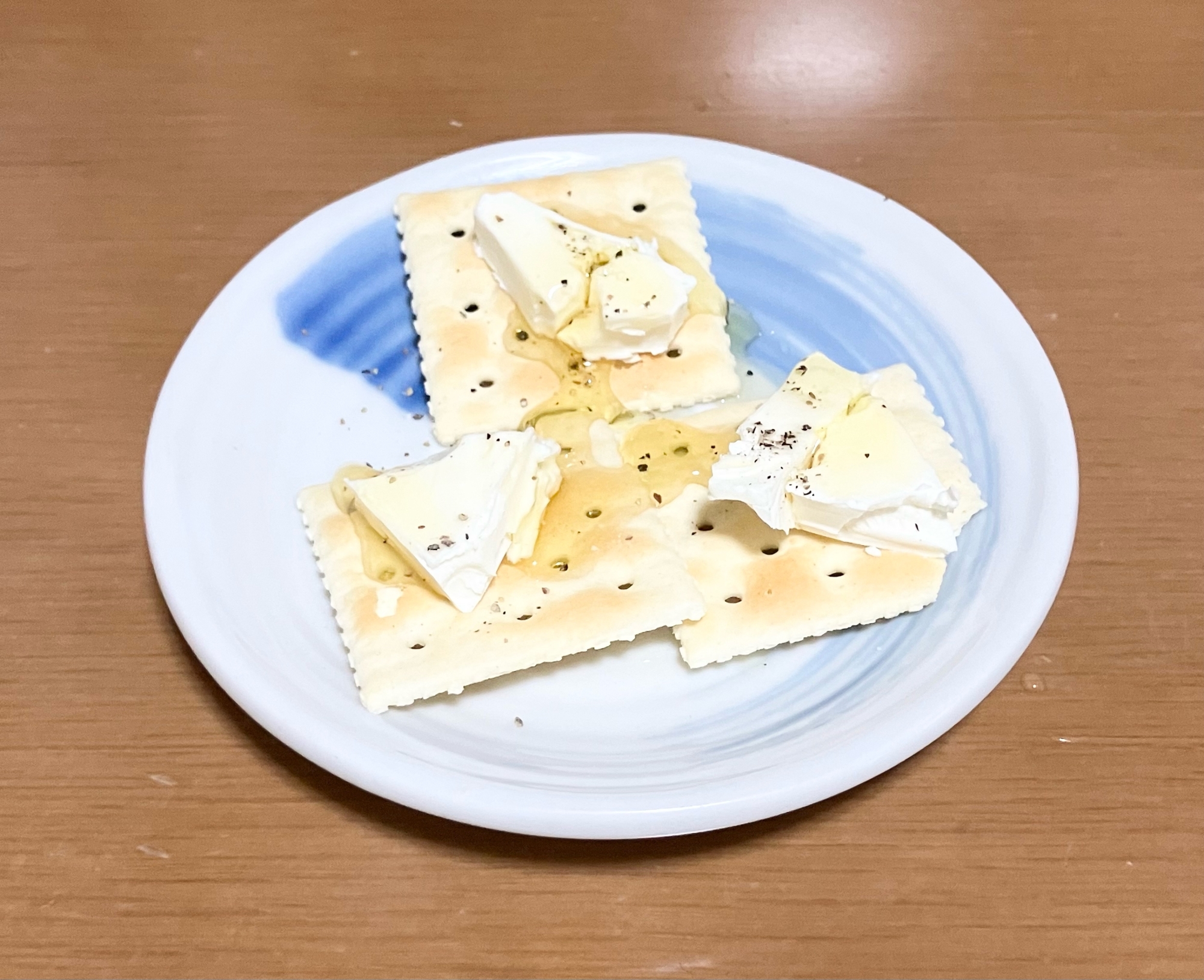 簡単☆クリームチーズのせクラッカー