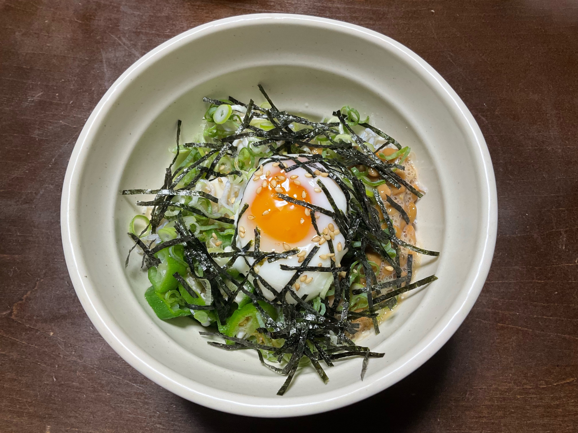 お手軽！温玉しらすオクラ納豆丼