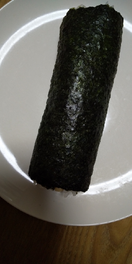 カニカマとたまご三つ葉の巻き寿司