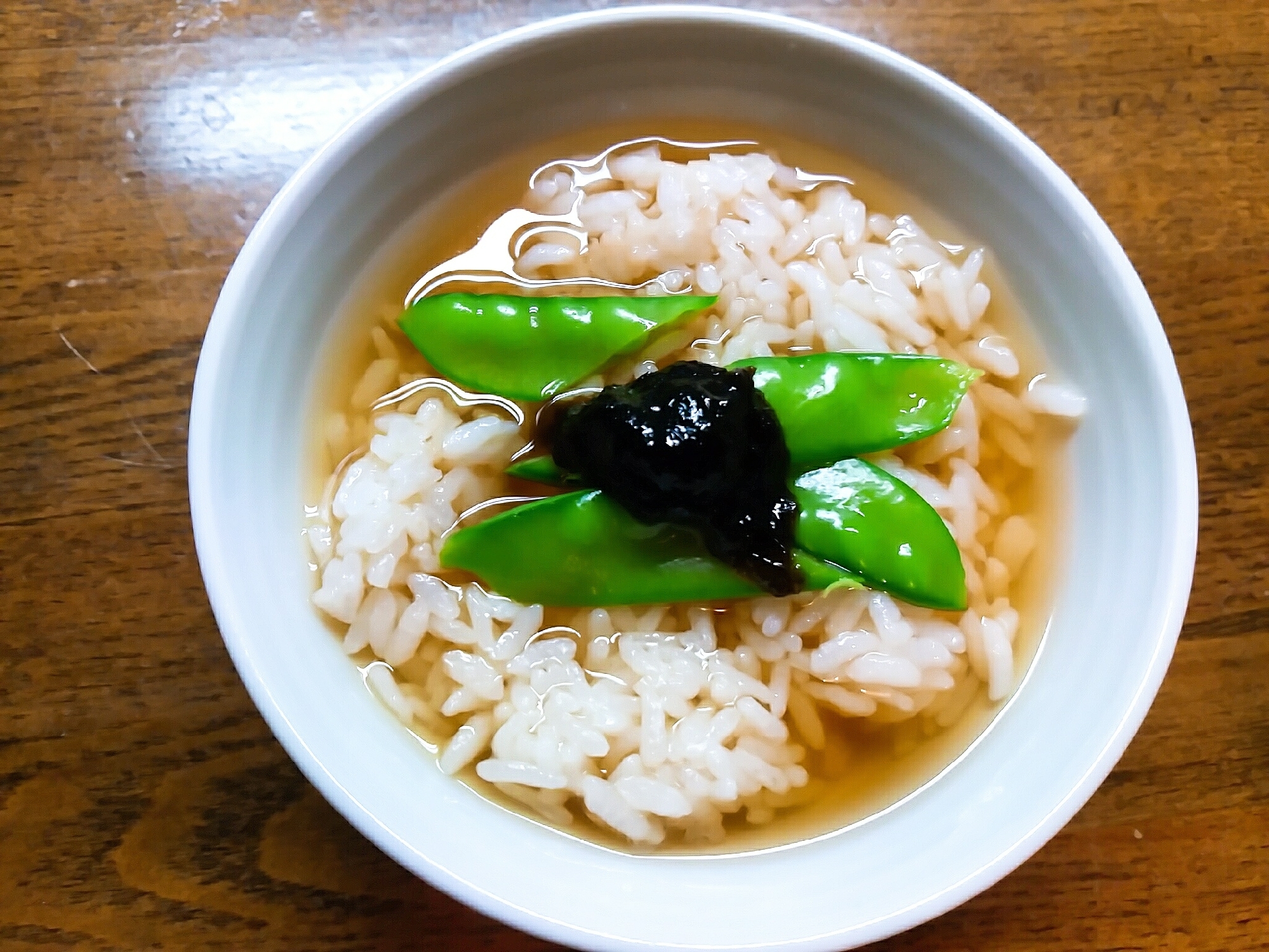 絹さやと岩のりの出汁かけご飯