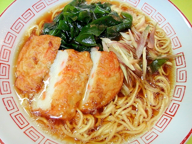 さつま揚げとワカメの醬油ラーメン