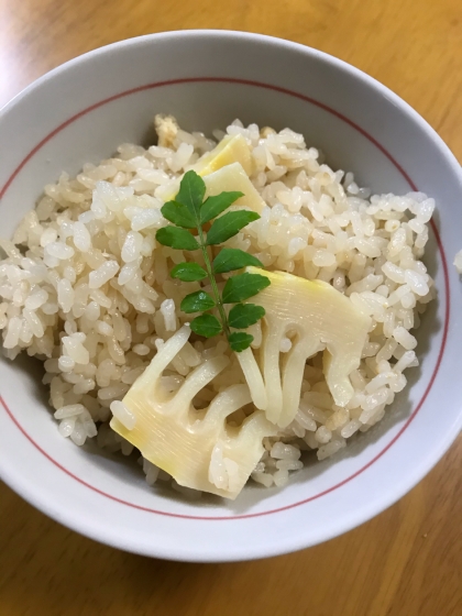 春の香り・たけのこご飯（筍の炊き込みご飯）