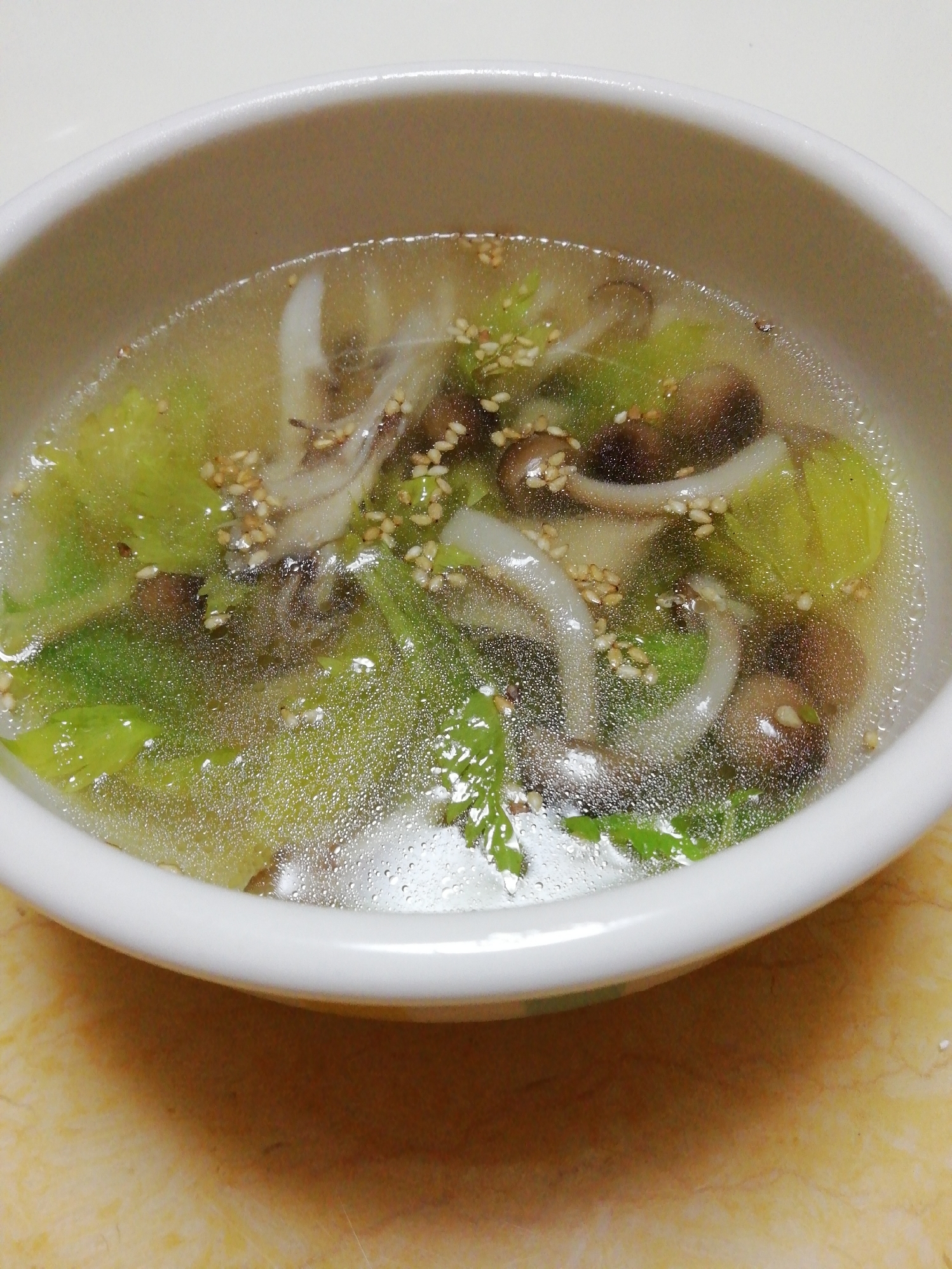 きのことセロリ葉の中華スープ レシピ 作り方 By イク9110 楽天レシピ きのことセロリ葉の中華スープ レシピ 作り方 By イク9110 楽天レシピ