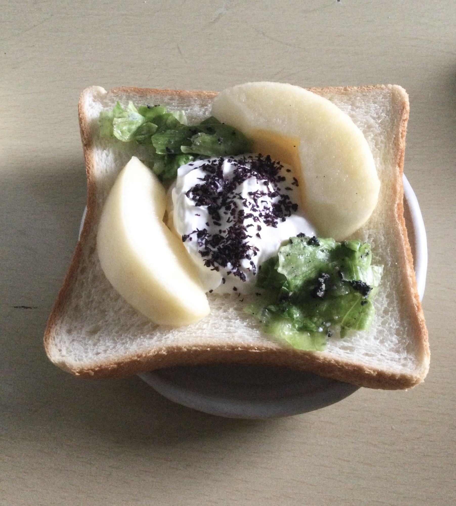 レタスりんごヨーグルトオープンサンド♪