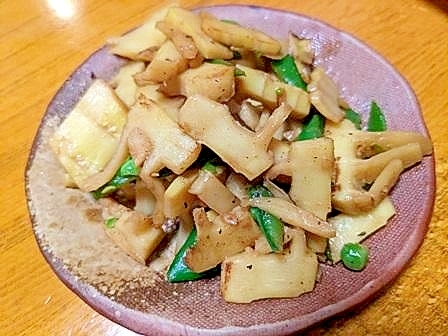 香味ペーストで　筍と　スナップえんどうの　炒め物