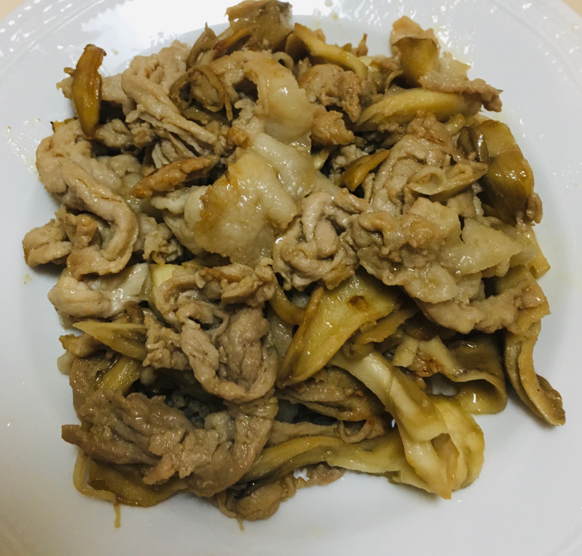 豚肉と舞茸のめんつゆ黒酢マヨ炒め