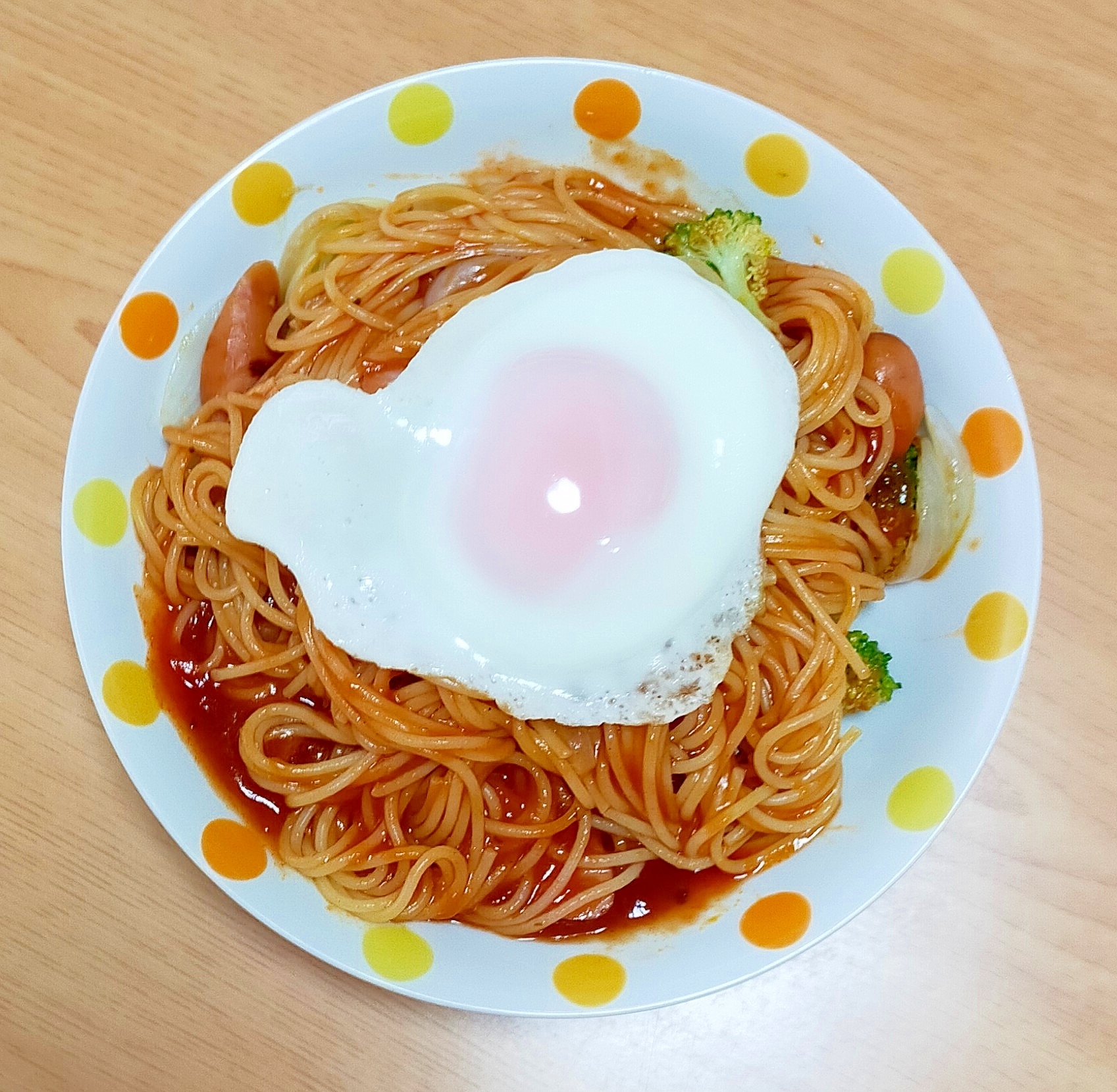 ブロッコリー入りナポリタン～目玉焼きのせ～