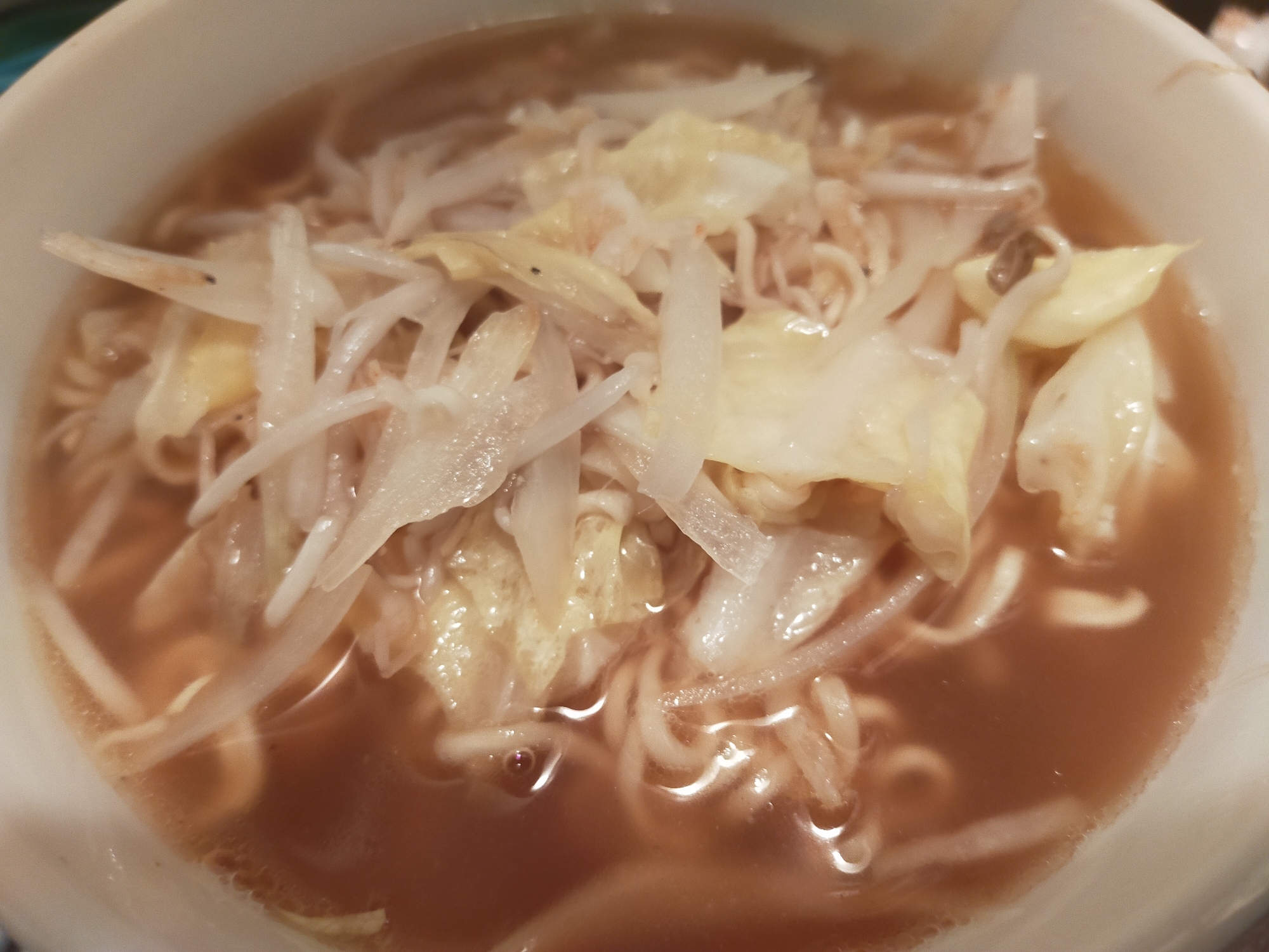 袋麺で  乾燥小エビと野菜の醤油ラーメン