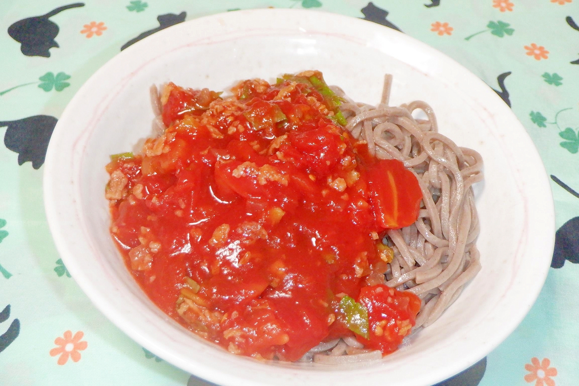 さっぱり爽やか♪トマトと玉ねぎぽん酢でぶっかけ蕎麦