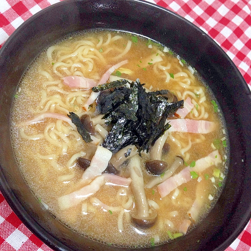 しめじ&ベーコンの海苔ラーメン★