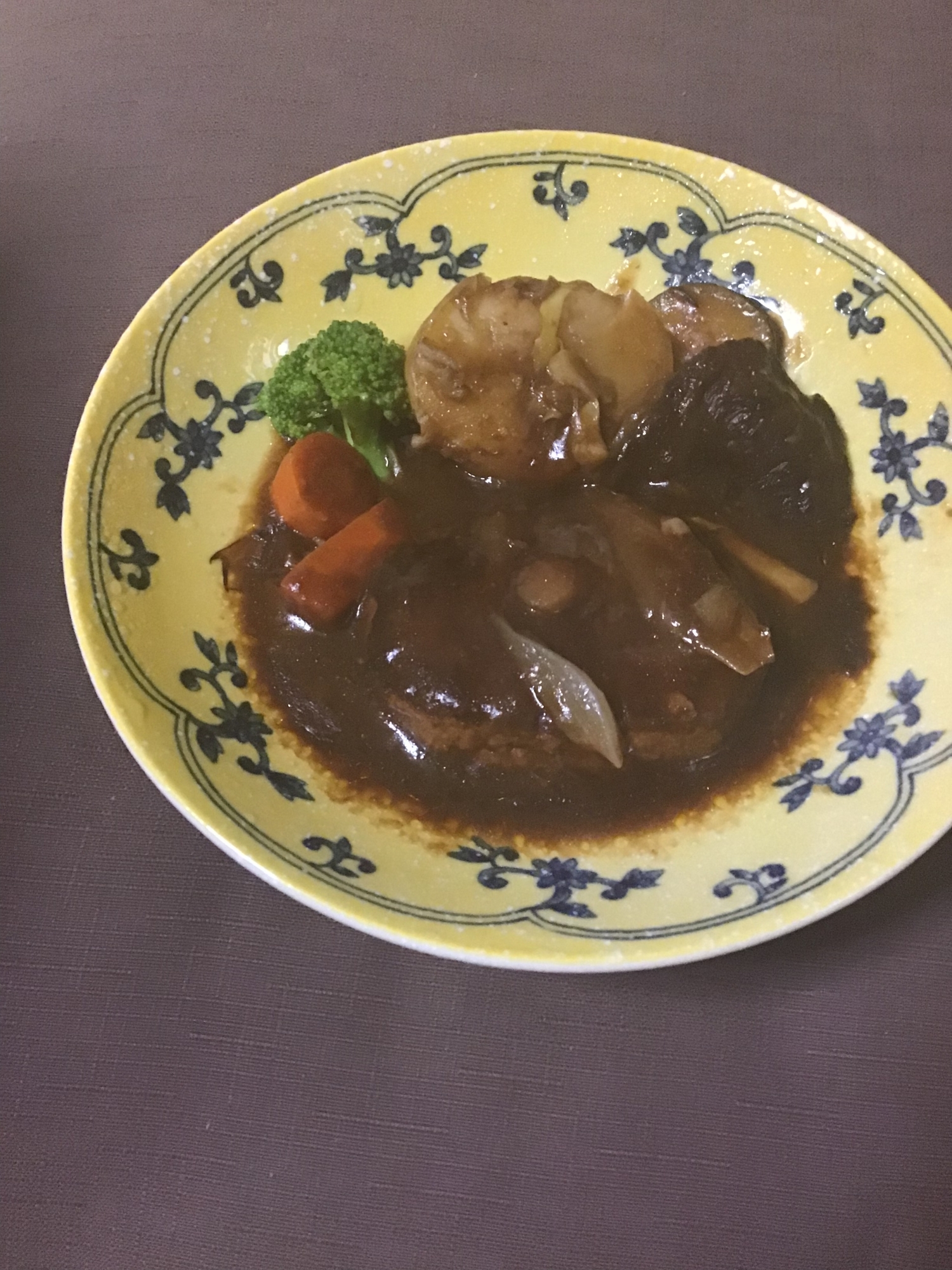 ハンバーグシチュー。