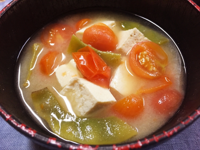 豆腐&ささげ&トマトの味噌汁