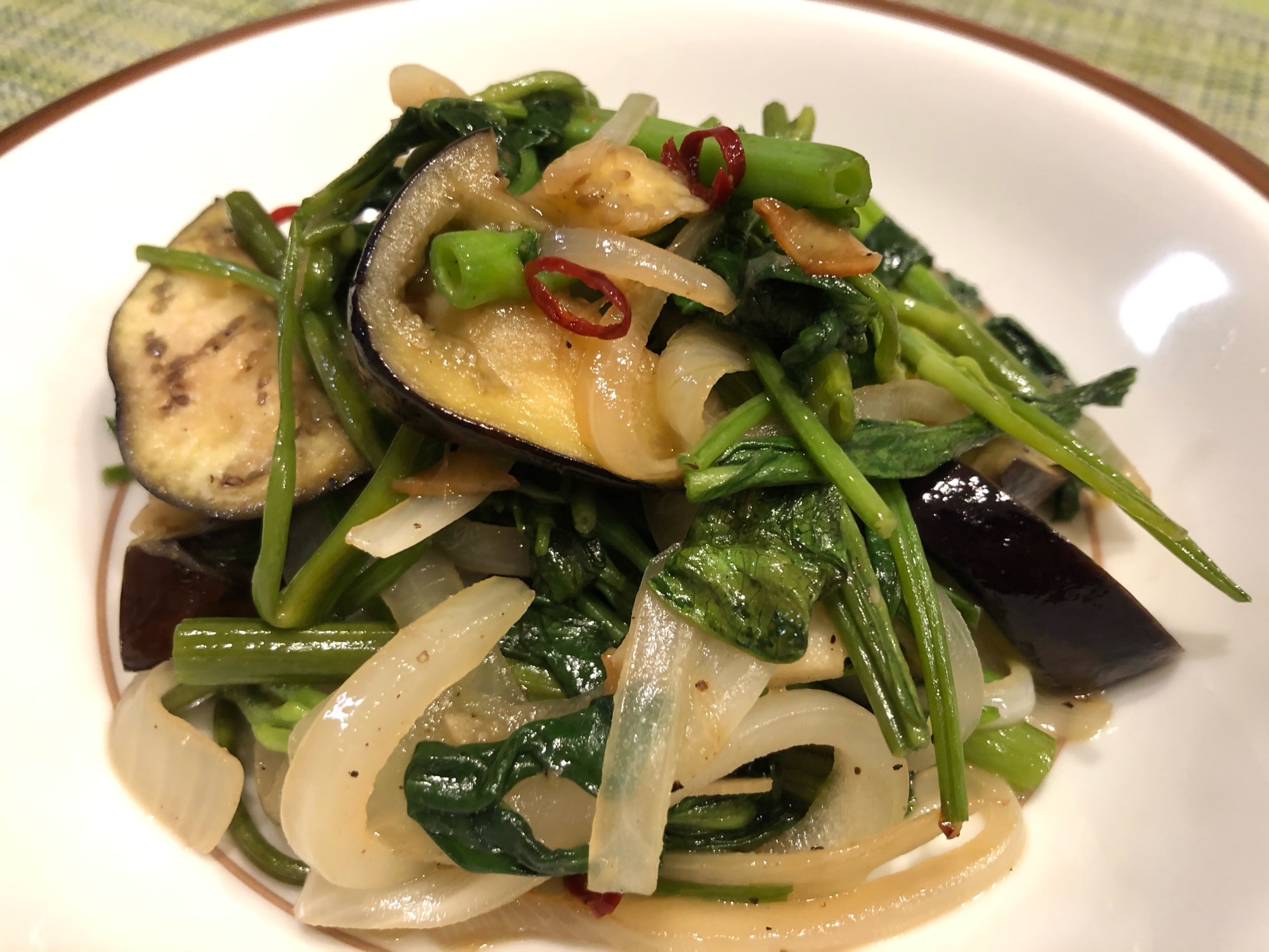 簡単副菜♫空芯菜となすと玉ねぎの中華野菜炒め レシピ・作り方 by 