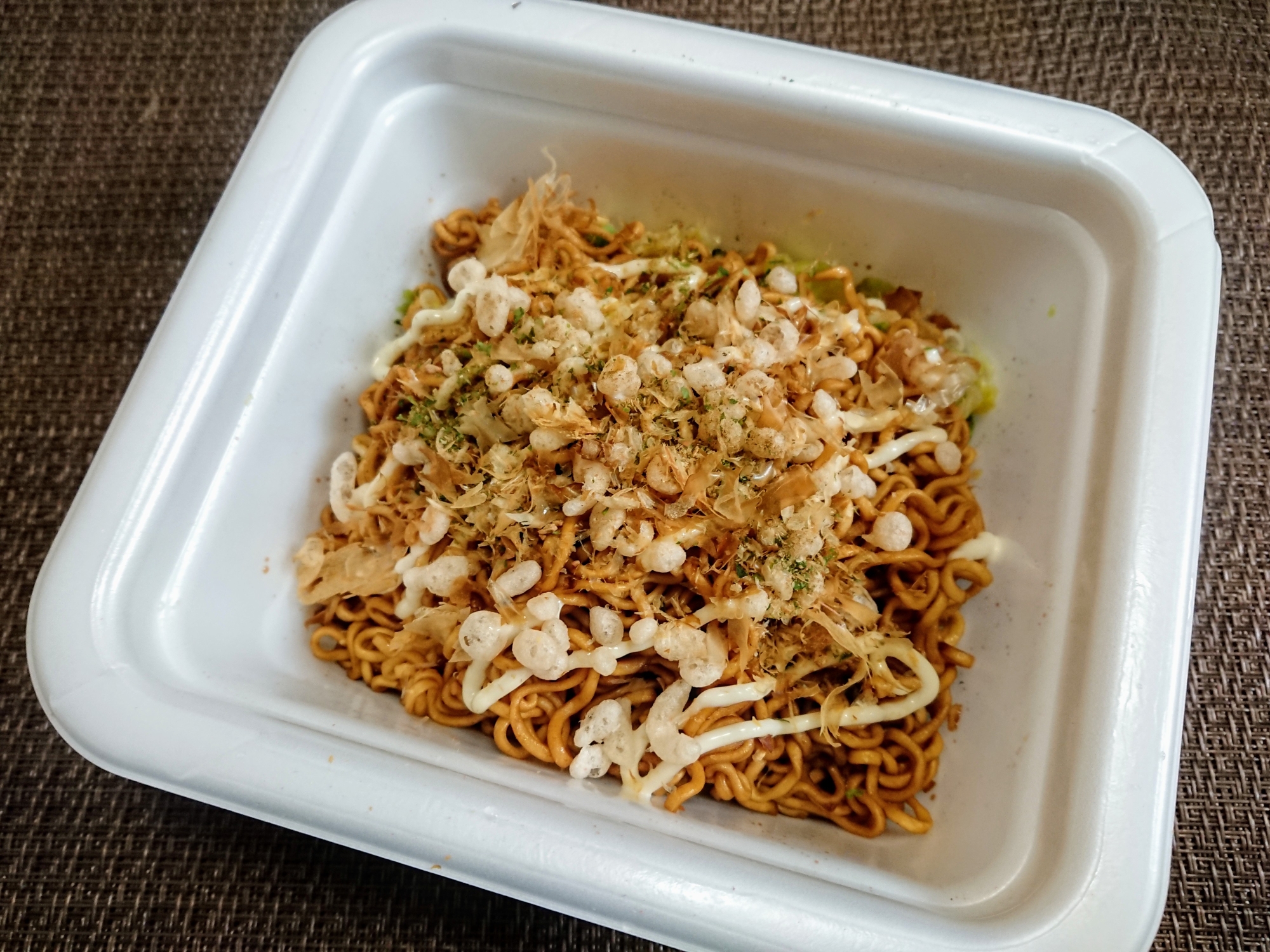 天かす入りのカップ焼きそば