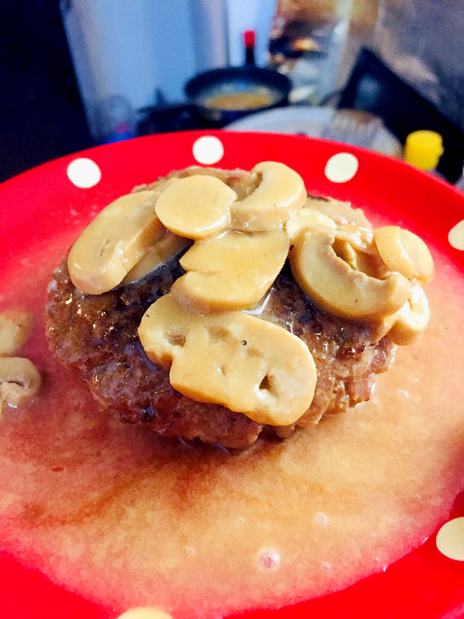 今日のハンバーグソース マッシュルームソース レシピ 作り方 By 路地裏食堂 次回は 町中華呑みコース です 楽天レシピ