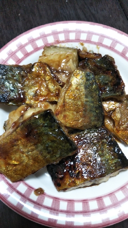 ご飯に合う！簡単こってり鯖のにんにくしょうが焼き