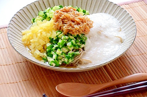 具だくさんのなめたけぶっかけ蕎麦