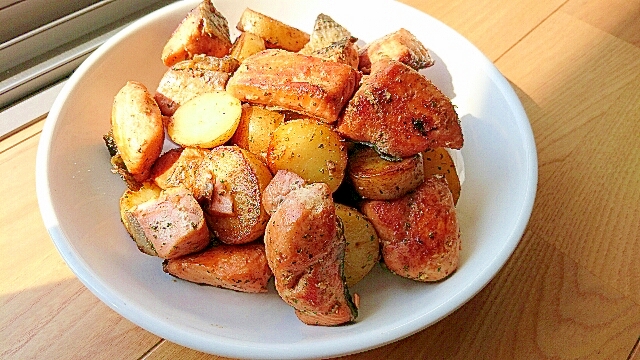 秋鮭とじゃがいもの塩バター炒め レシピ 作り方 By 楽天レシピ