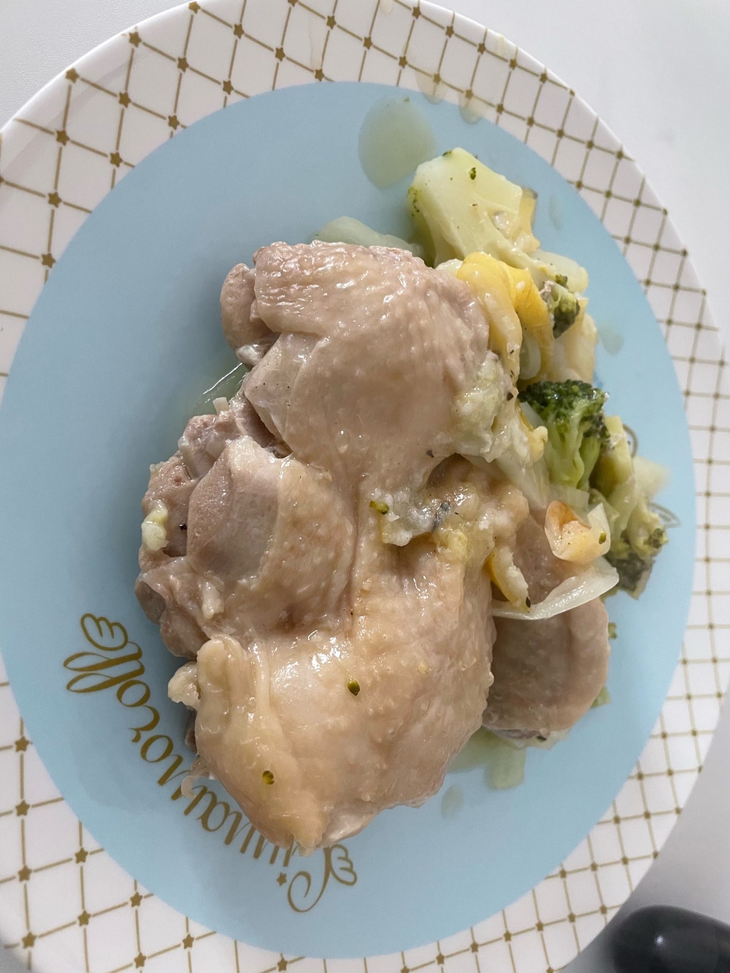 炊飯器で簡単やわらか〜 鶏もも肉の塩レモン煮込み