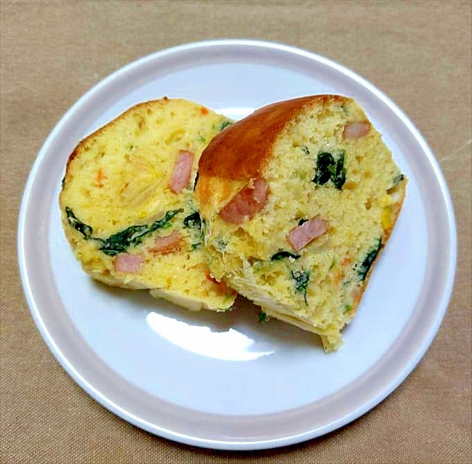 写真映え！ソーセージとほうれん草のケークサレ