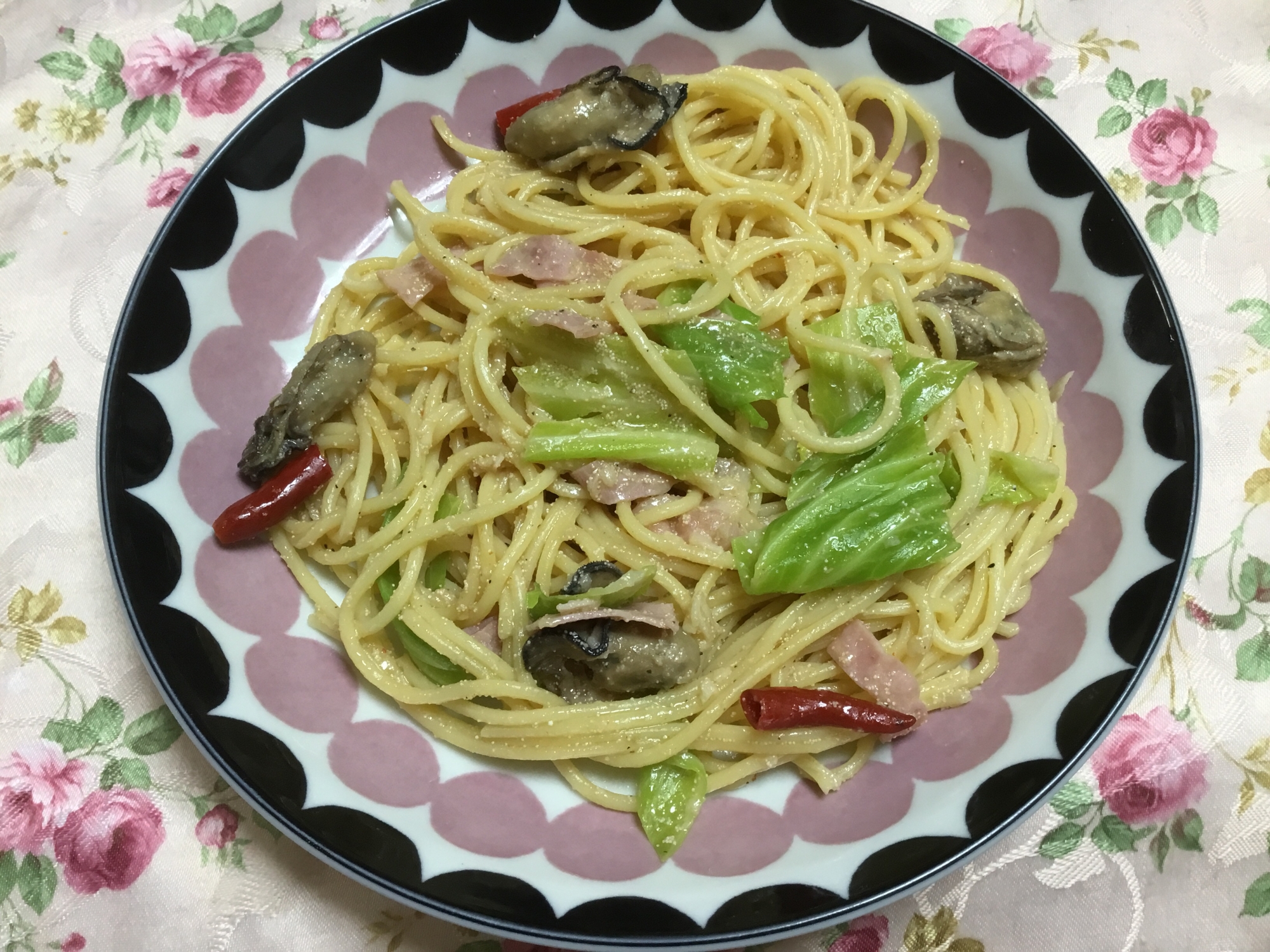 春キャベツと牡蠣の明太子パスタ