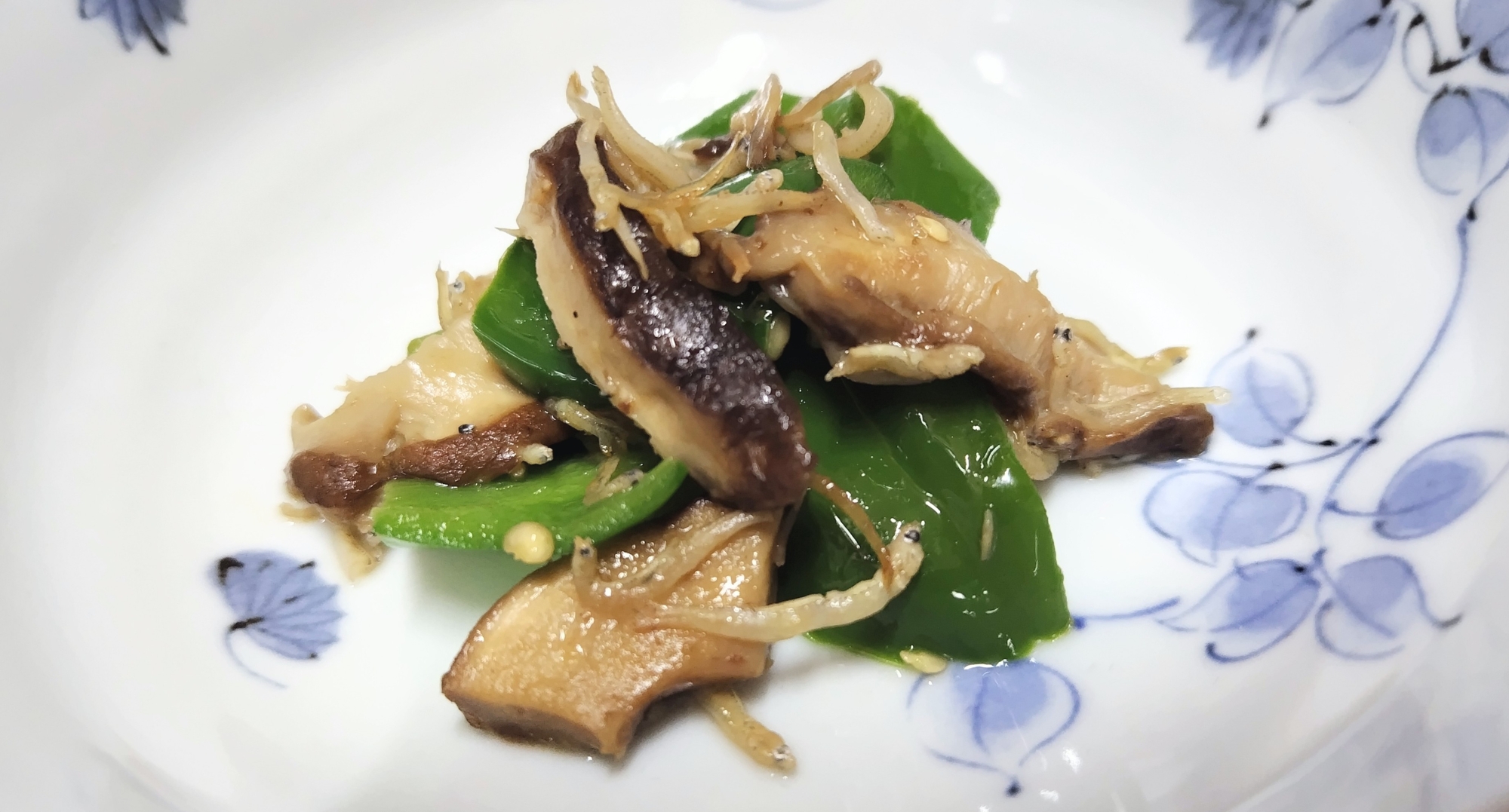 きのことピーマンで❦バターじゃこ炒め