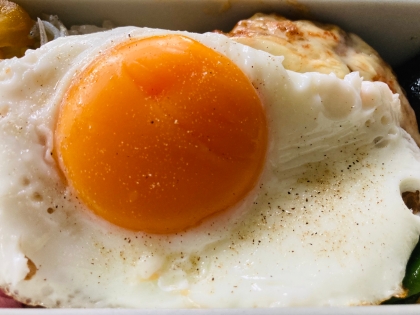 子供が喜ぶ♪カレー目玉焼き