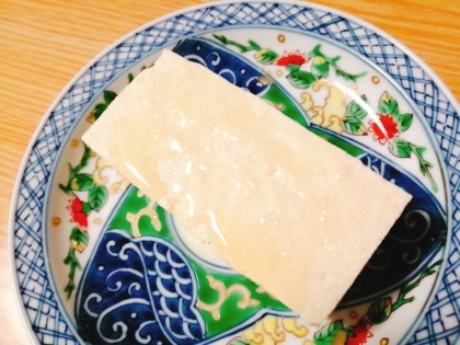 ピンク岩塩が無くあらしおを使いましたが、豆腐その物の旨味が引き立ちますね♪
普段とは違った食べ方が出来、美味しかったです☆
ご馳走様でした(*^-^*)
