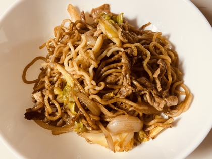 豚ひき肉とキャベツ人参玉ねぎの焼きそば
