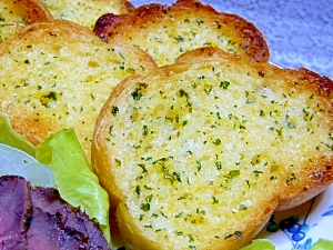 混ぜて塗るだけ 簡単ガーリックトースト レシピ 作り方 By Arakurea 楽天レシピ