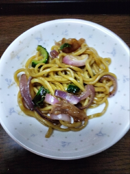 ソース焼きそば（ピーマン・玉ねぎ・キャベツ・牛肉）