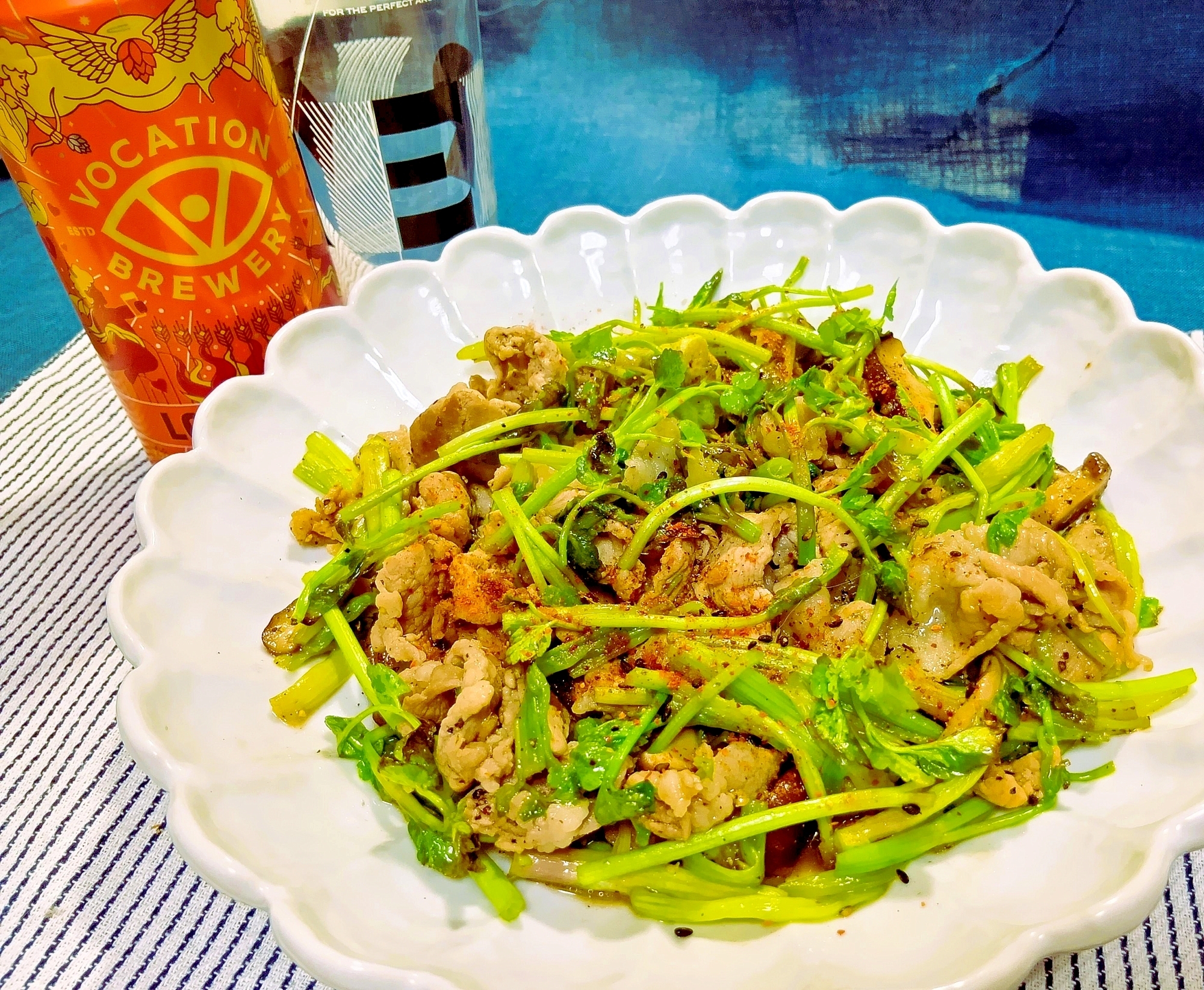 春の味わい！セリと豚バラ肉の黒胡椒炒め