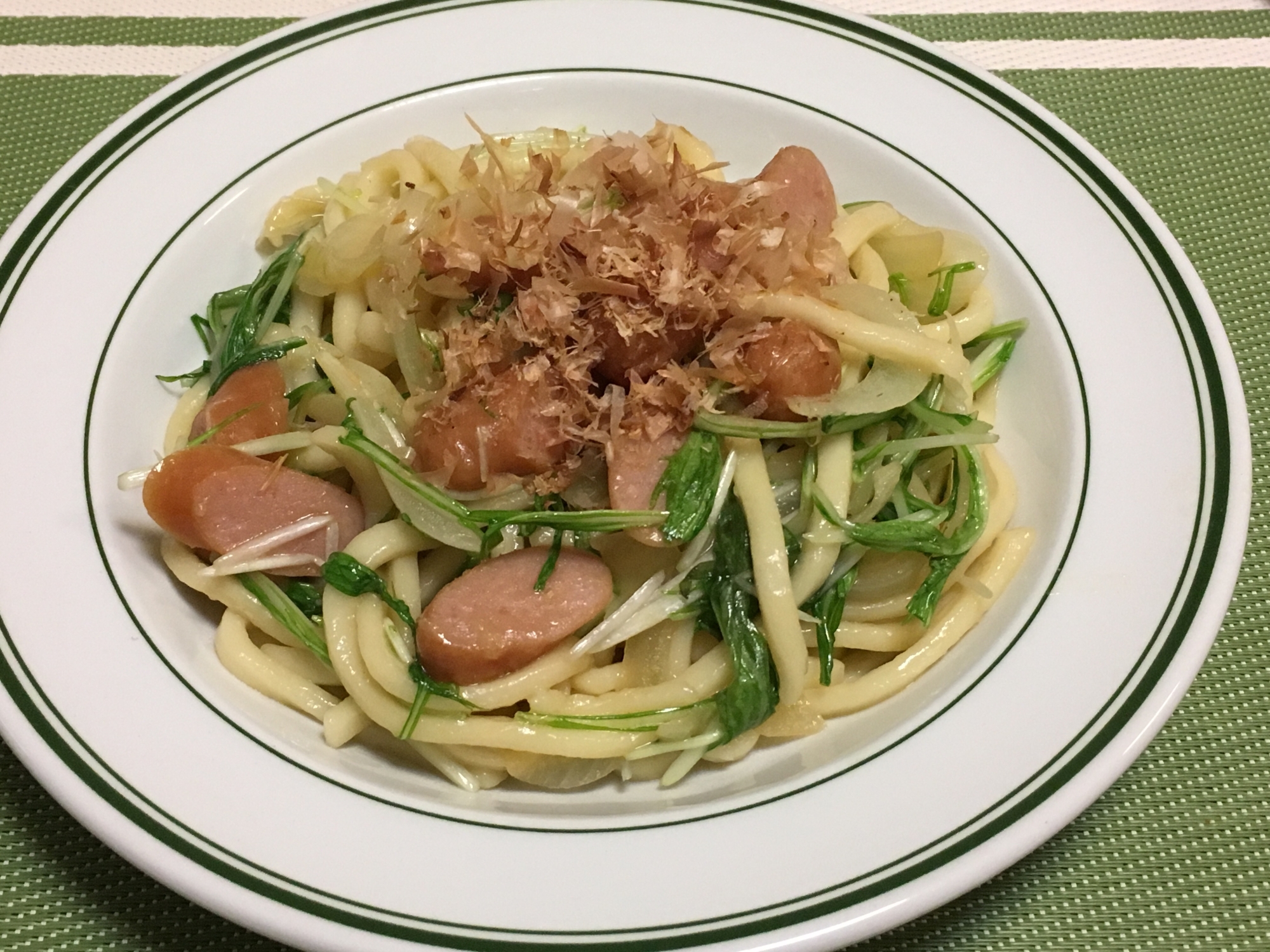 シャキシャキ水菜とウインナーの焼うどん