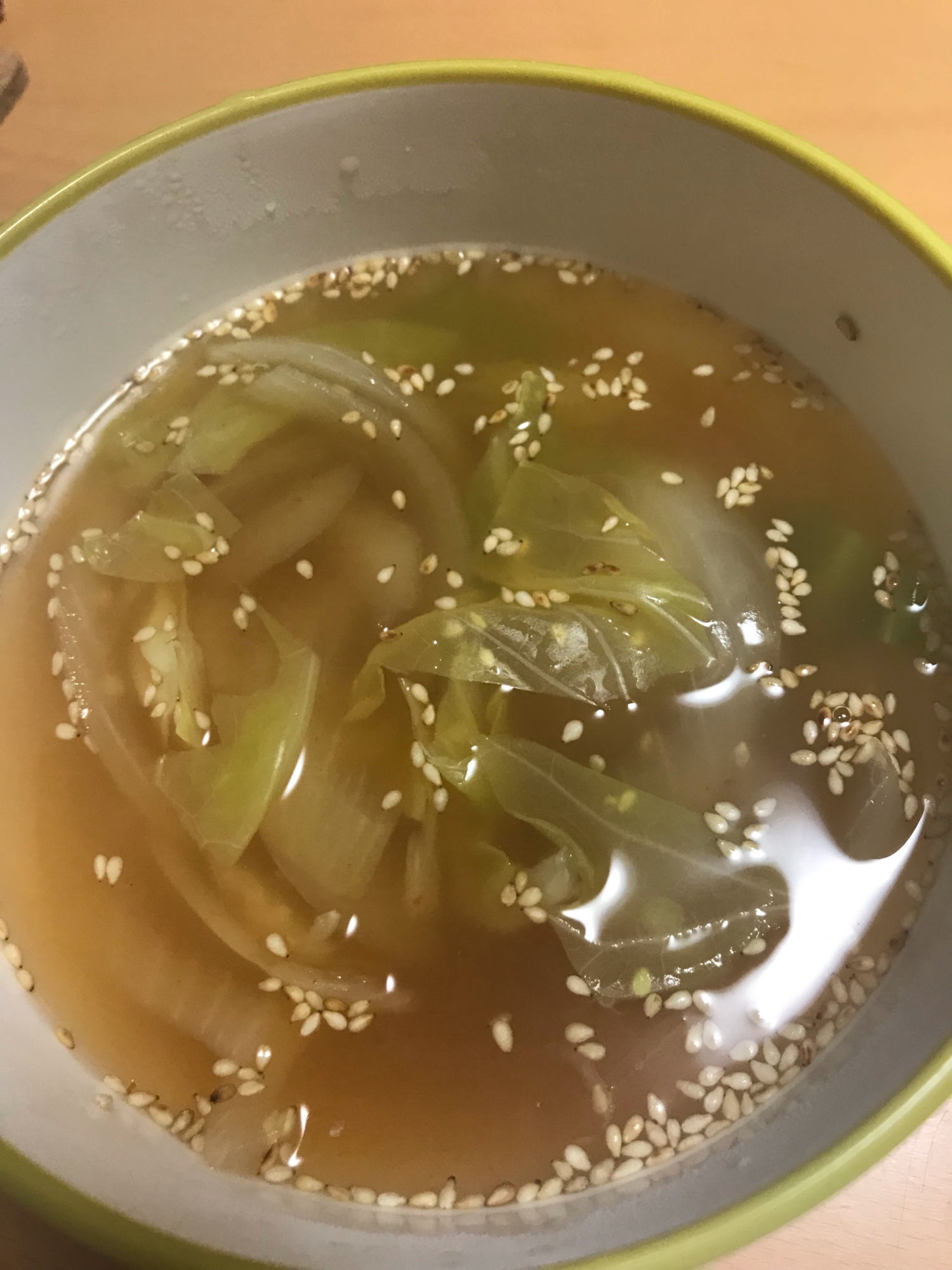 玉ねぎとキャベツの豆板醤スープ