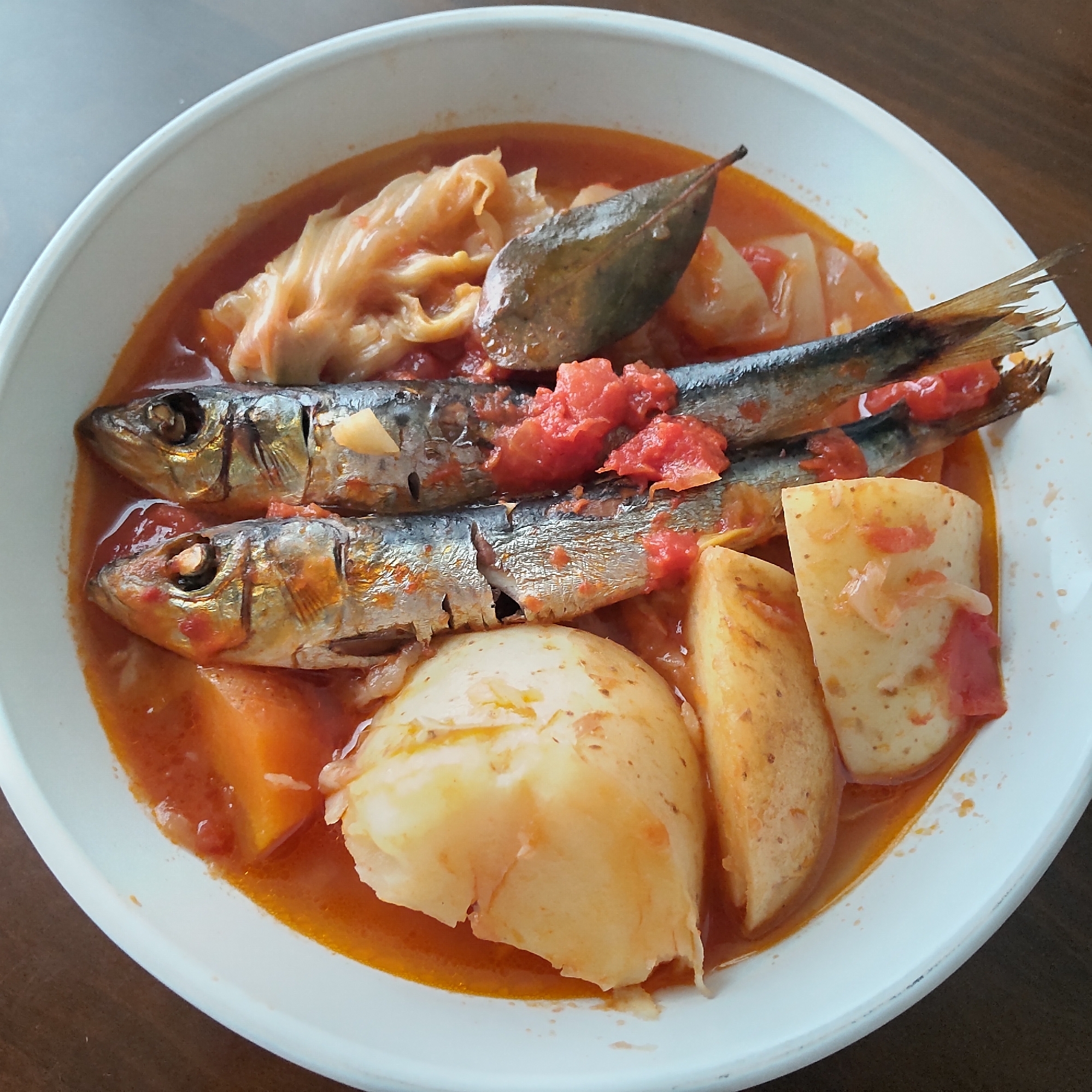 鰯の丸干しがご馳走に♪鰯の丸干しのまるごとトマト煮