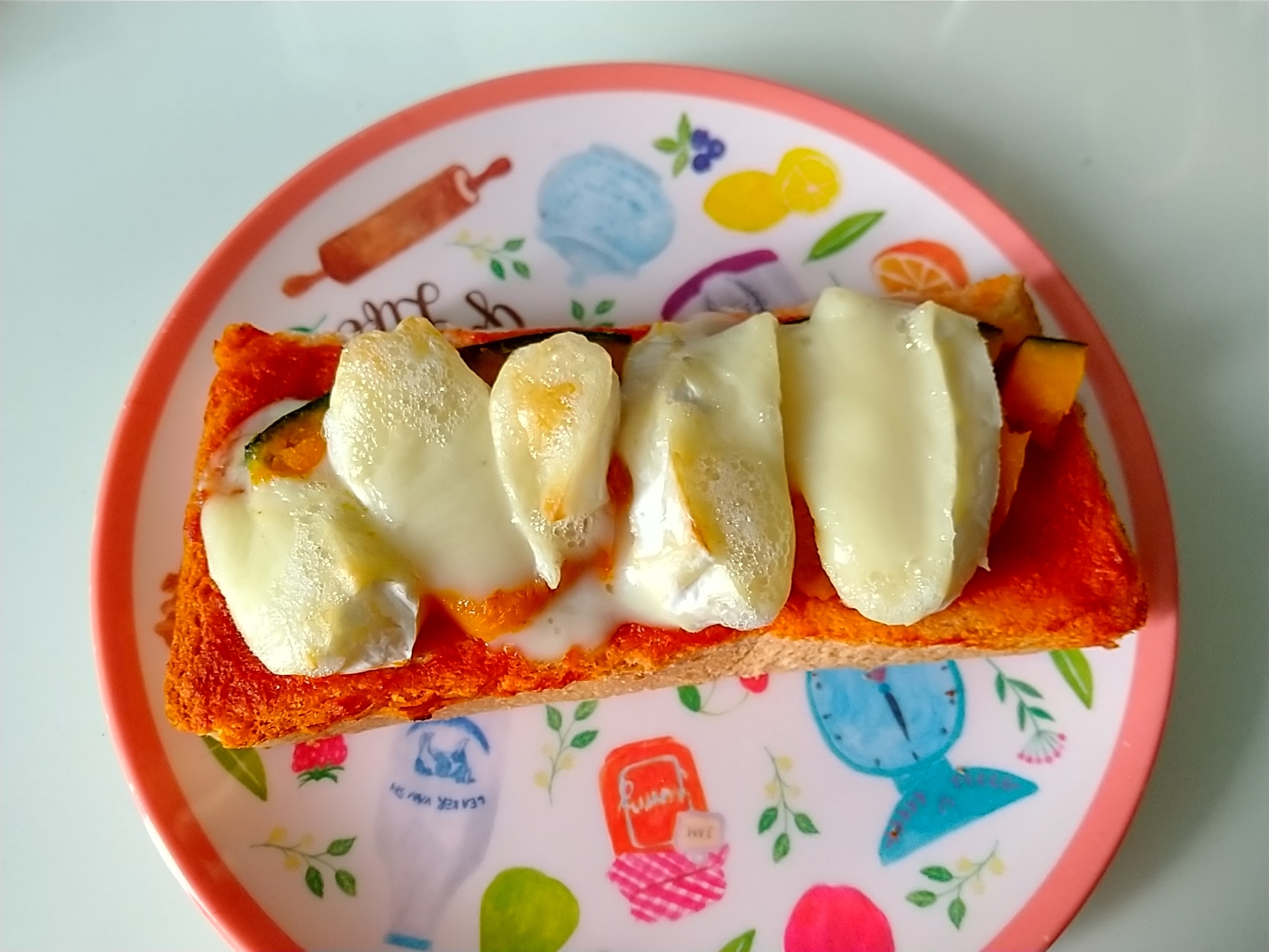 カボチャとカマンベールチーズのピザトースト