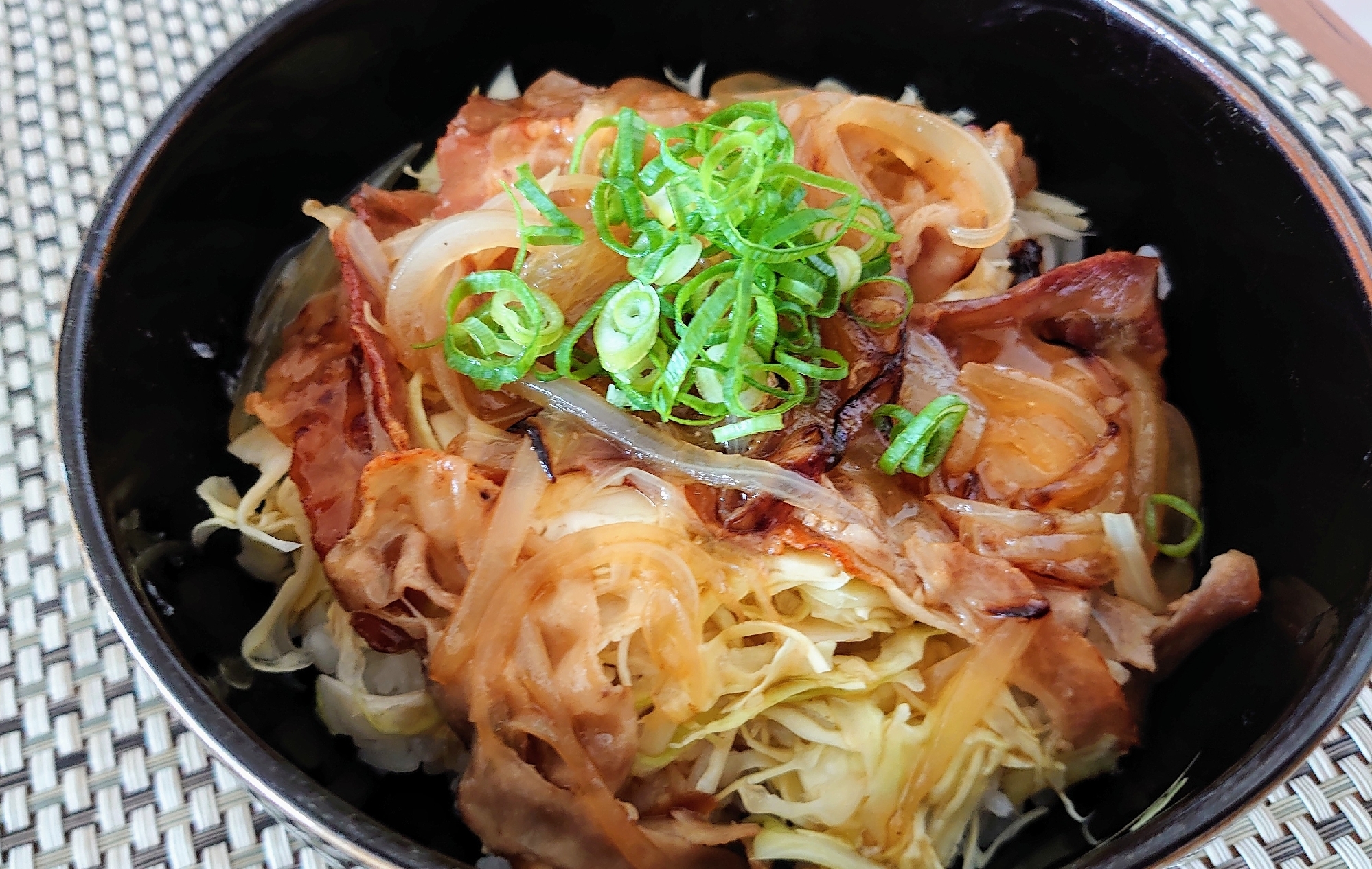 手軽なテレワークランチ　　豚スタミナ丼風