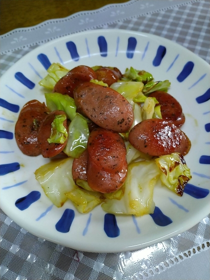 魚肉ソーセージとキャベツのゆず胡椒炒め