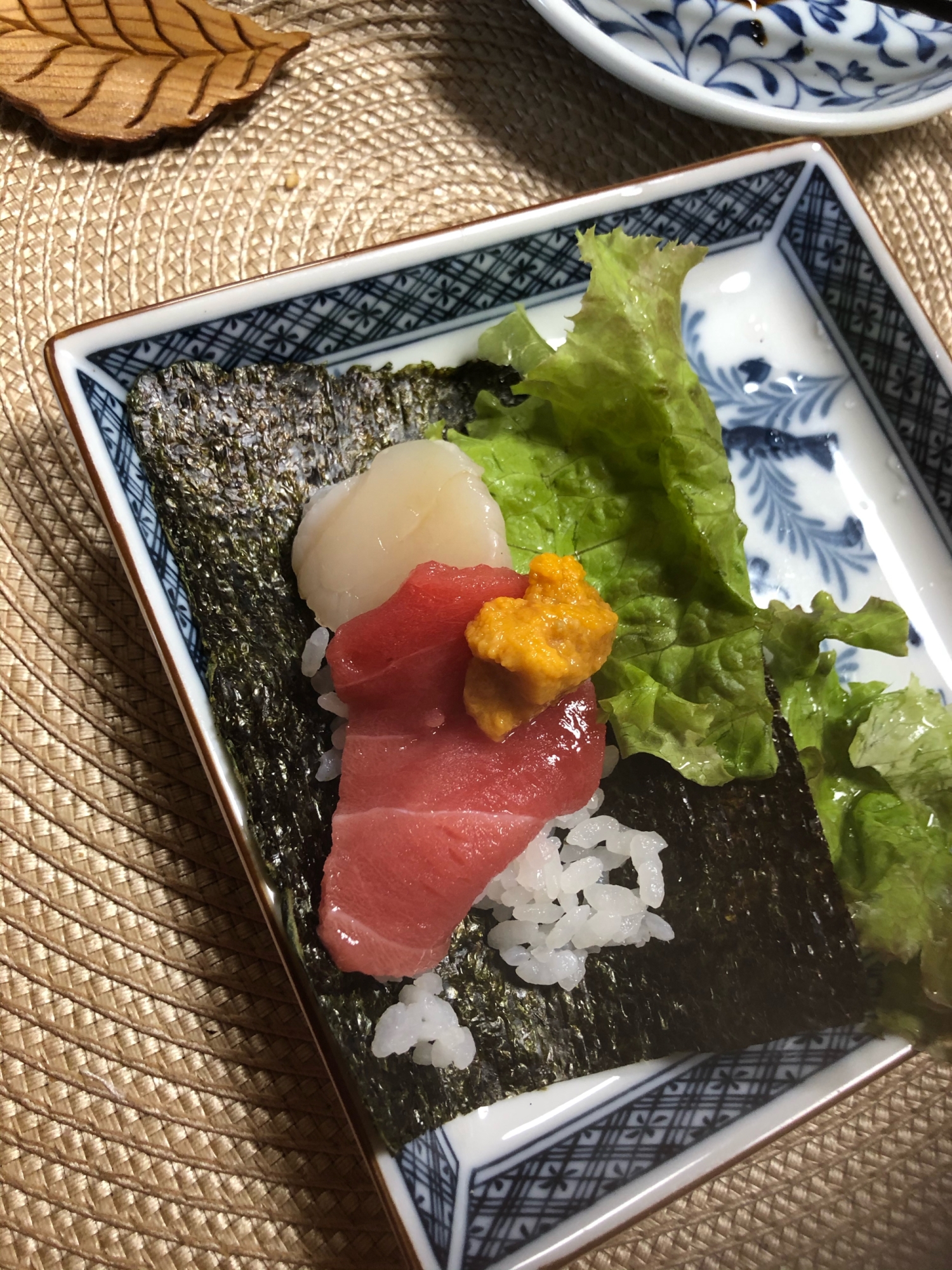 マグロとホタテとうにの手巻き寿司