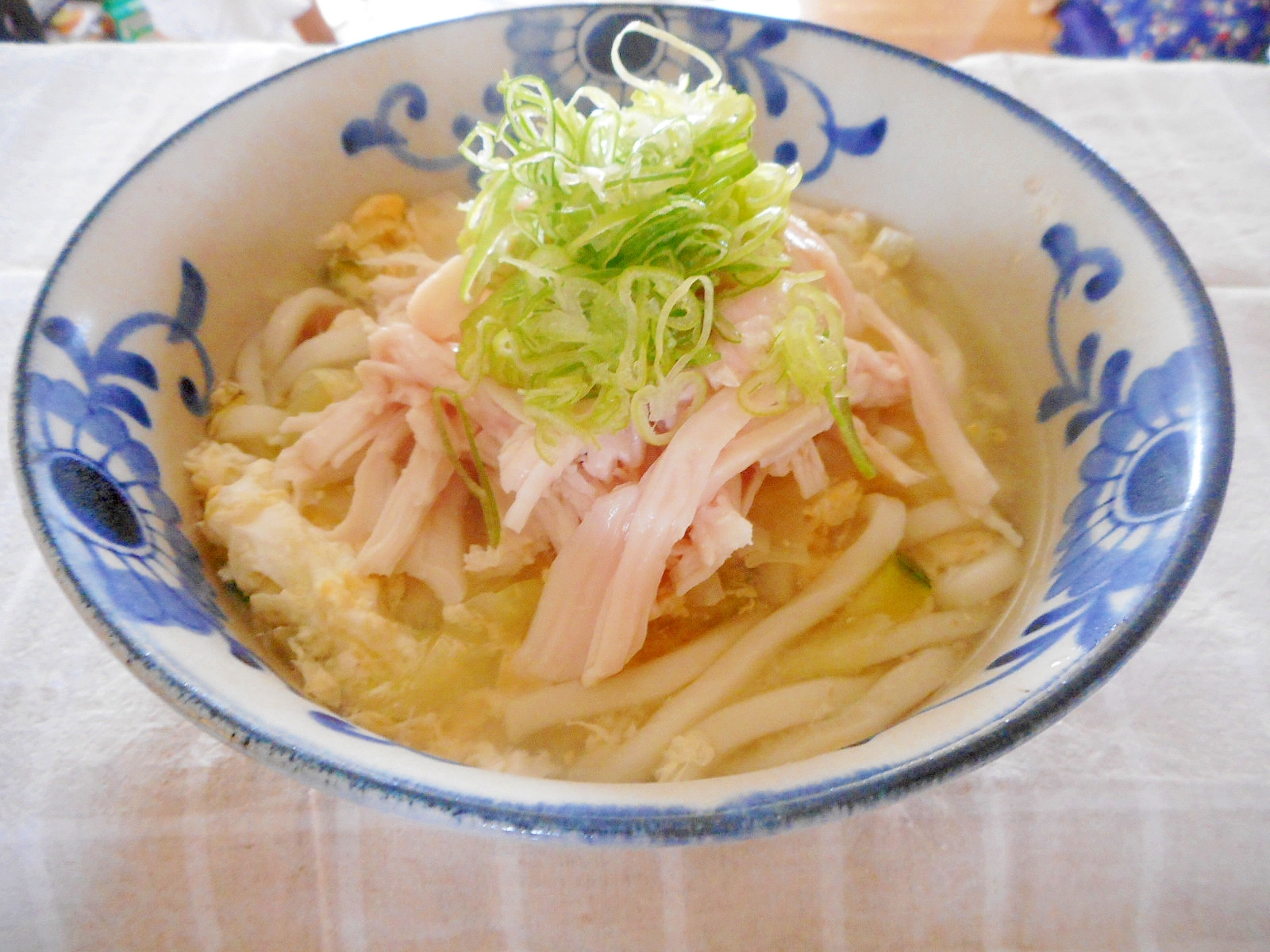 むね肉とキャベツとズッキーニの卵うどん