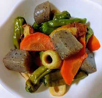 こんにゃくと竹輪と野菜の煮物