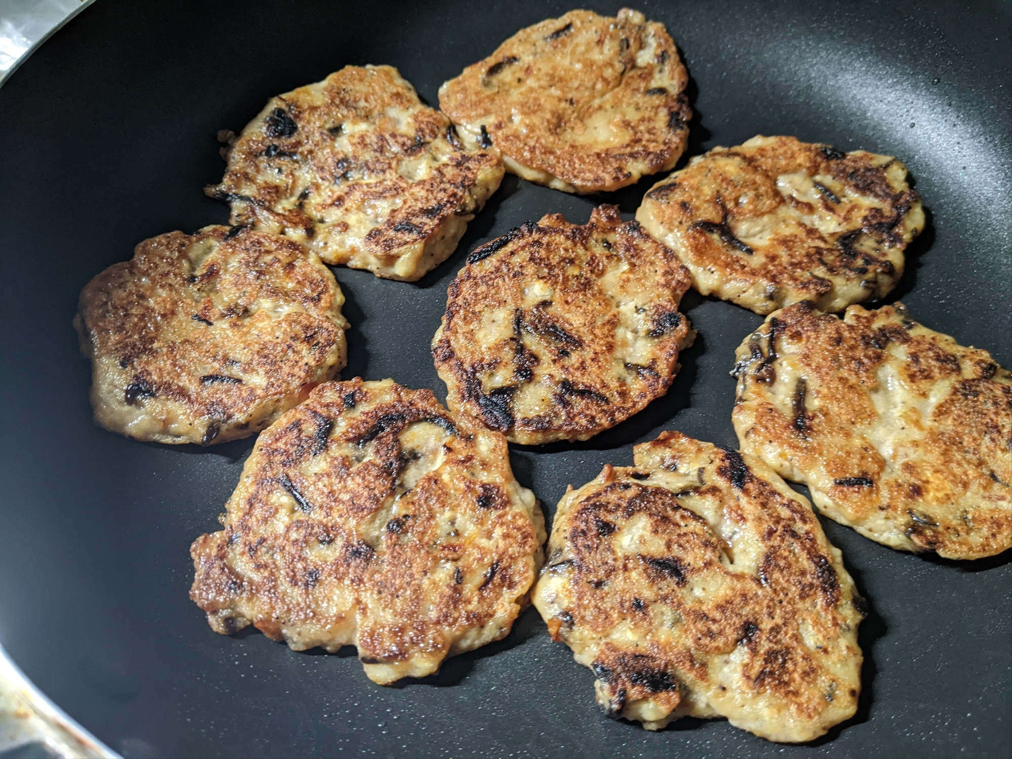 豆腐のもちもち焼きーきくらげ佃煮と桜えびー