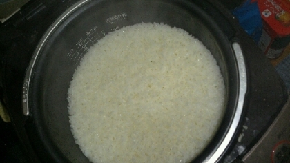お釜ごと～(*^^*)
我が家の糠臭たっぷりのお米もとっても美味しく出来ました！
ごちそう様です♪